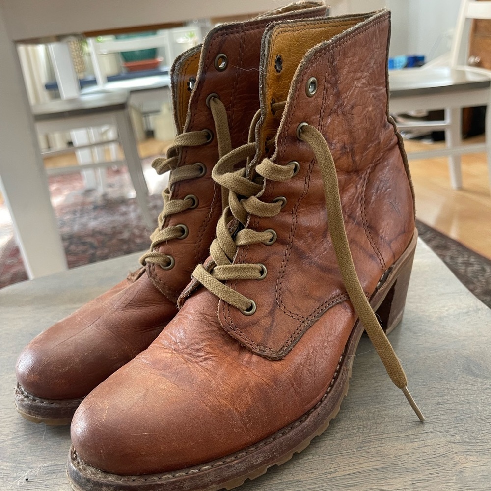 FRYE SABRINA lace up